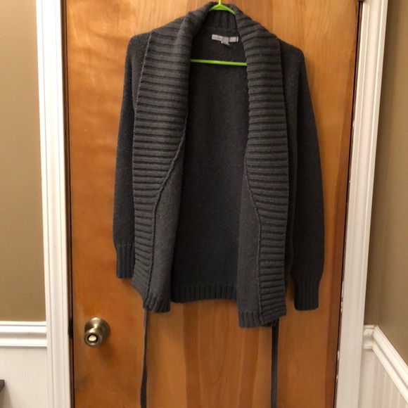 Old Navy Sweaters - Old Navy tie front cardigan